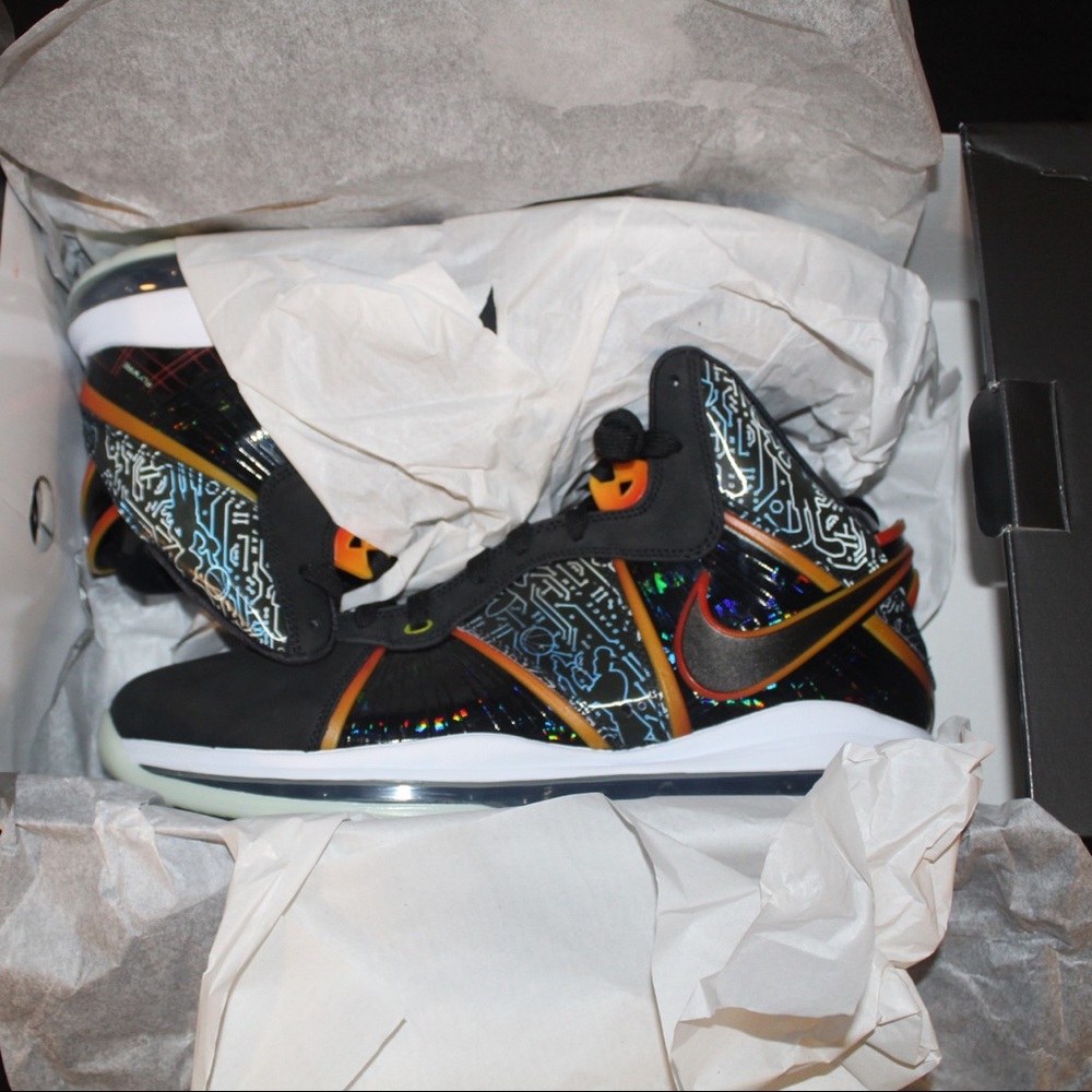 Lebron very limited looney tune